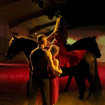 Zagal Cabaret Spectacle repas équestre et voltige La Palmyre Charente Maritime Nouvelle Aquitaine